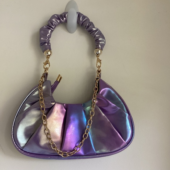 Olivia Miller Handbags - Olivia Miller Iridescent Metallic Purple Shoulder Bag Scrunch Handle Y2K Shiny